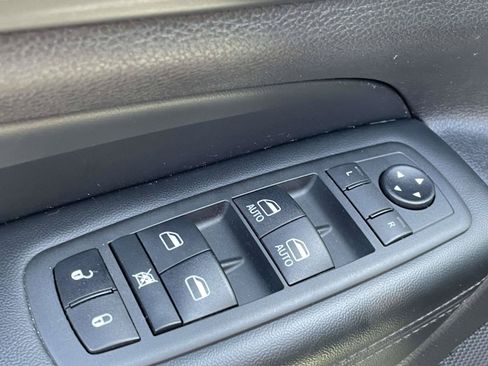 Used 2020 Jeep Grand Cherokee Altitude AWD/4WD image 16