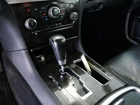 Used 2011 Chrysler 300 Limited image 20