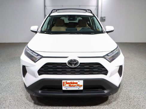 Used 2024 Toyota RAV4 XLE w/ Convenience Package FWD image 4