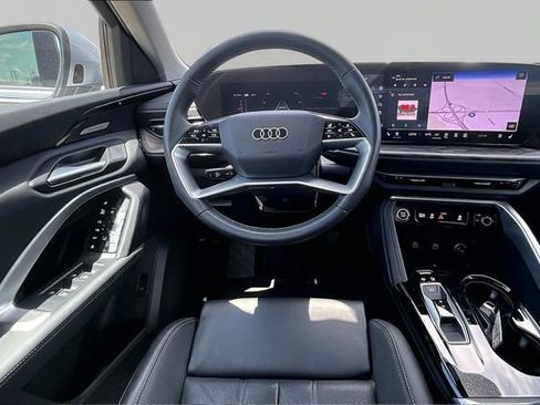 Used 2025 Audi Q5 Premium Plus w/ Premium Plus AWD/4WD image 5