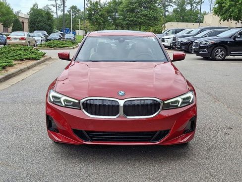 Used 2023 BMW 330i Sedan w/ Premium Package image 2
