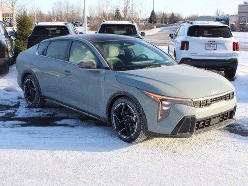 New 2025 Kia K4 GT-Line image 3