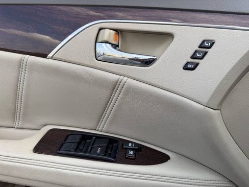 Used 2009 Toyota Avalon Limited FWD image 18