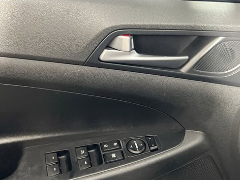 Used 2016 Hyundai Tucson SE w/ Option Group 02 image 16