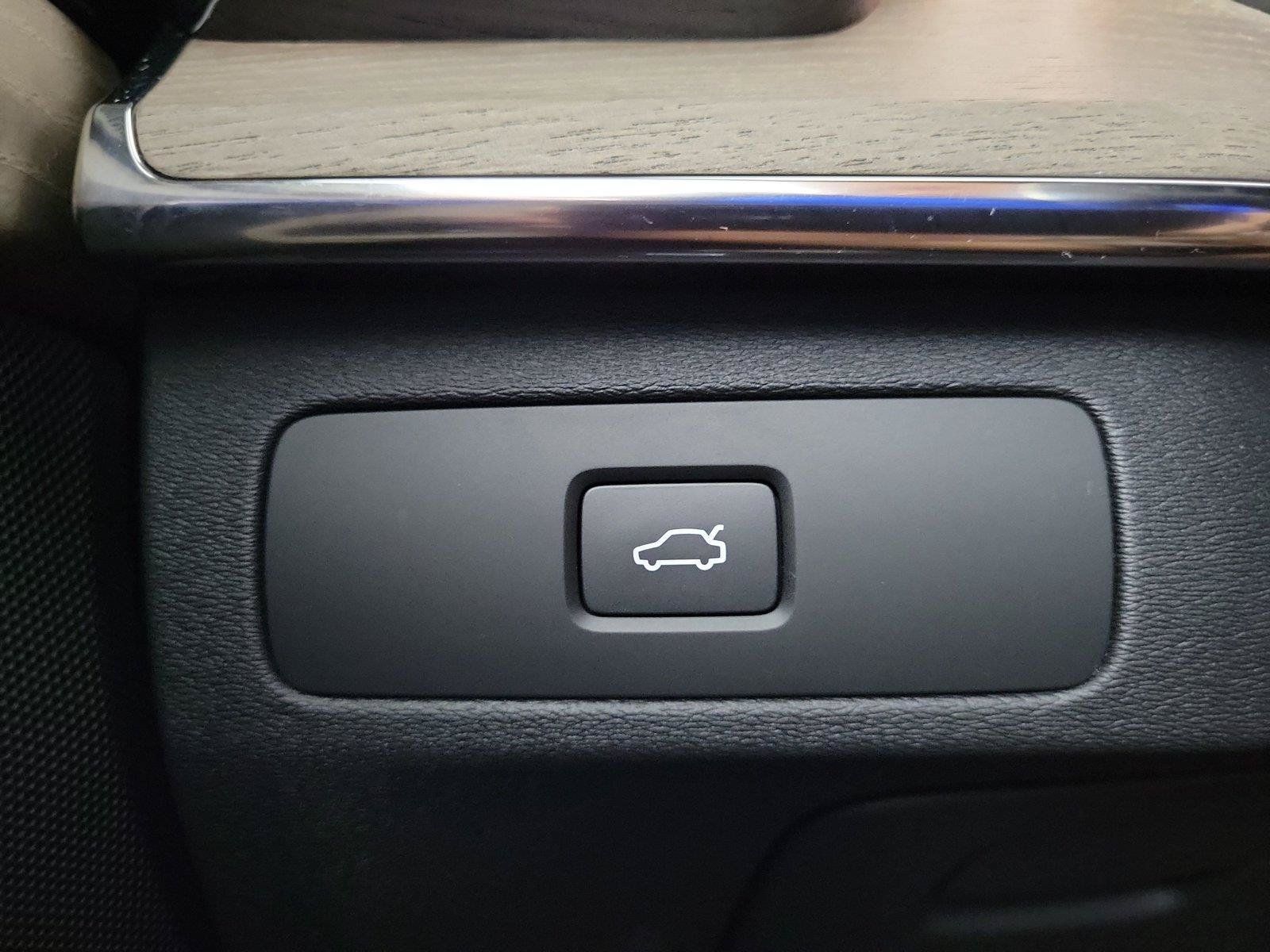 Certified 2026 Volvo XC90 B6 Plus AWD/4WD image 35
