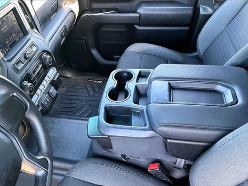 Used 2022 Chevrolet Silverado 2500 Custom w/ Custom Convenience Package image 15