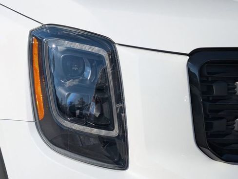 Used 2022 Kia Telluride EX w/ EX Premium Package image 9