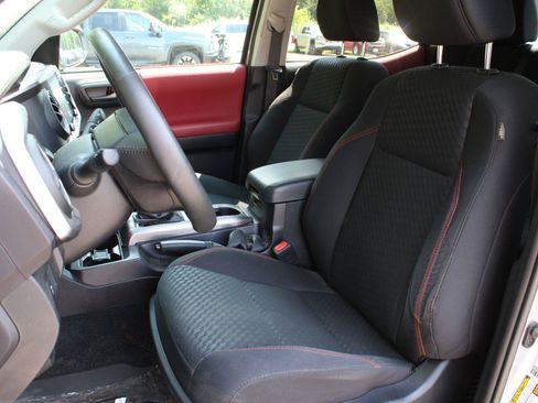 Used 2023 Toyota Tacoma SR5 AWD/4WD image 15