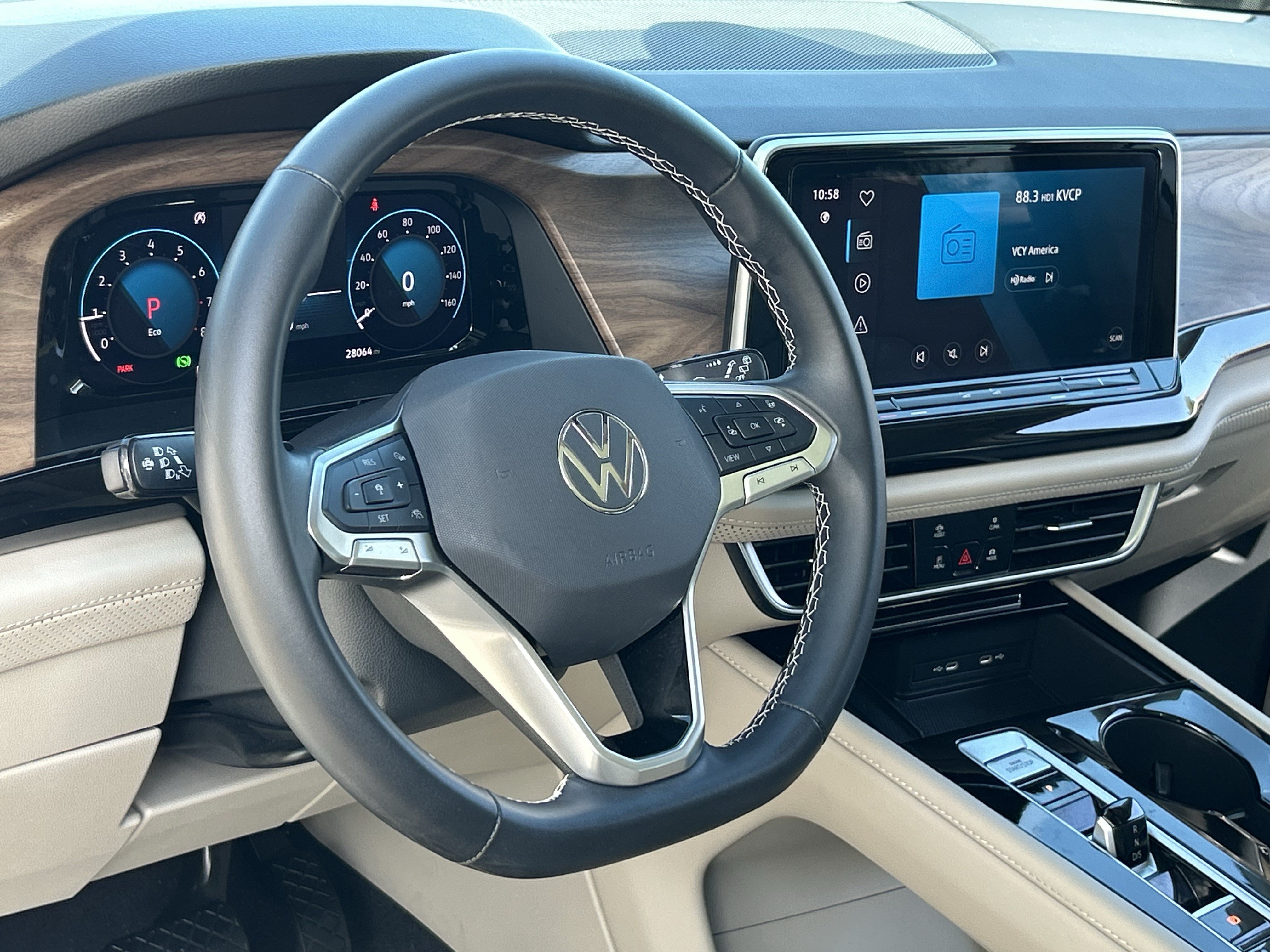 Certified 2025 Volkswagen Atlas SE w/ Panoramic Sunroof Package FWD image 27