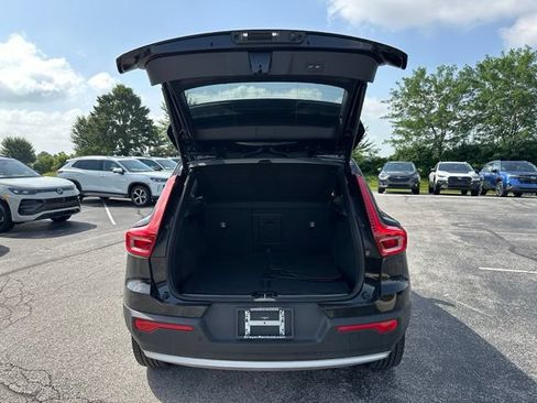 Used 2025 Volvo XC40 B5 Plus AWD/4WD image 36