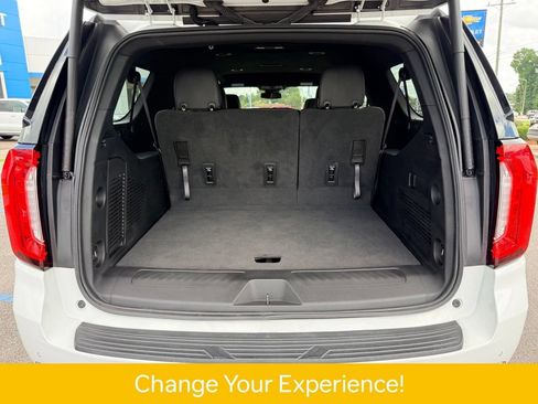 Used 2023 GMC Yukon XL SLT AWD/4WD image 19