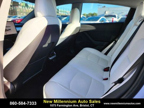 Used 2022 Tesla Model 3 Long Range image 16
