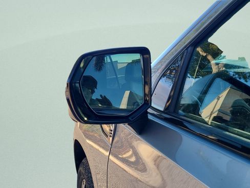 Used 2025 GMC Yukon AT4 w/ AT4 Premium Package image 11