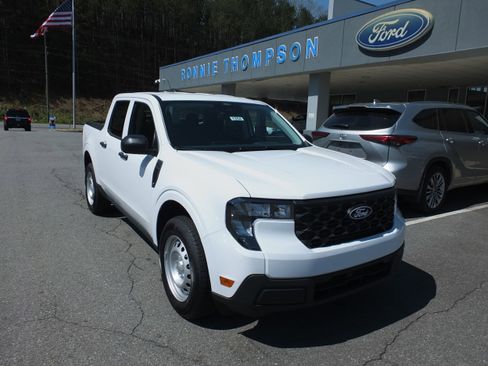 New 2026 Ford Maverick XL FWD image 8