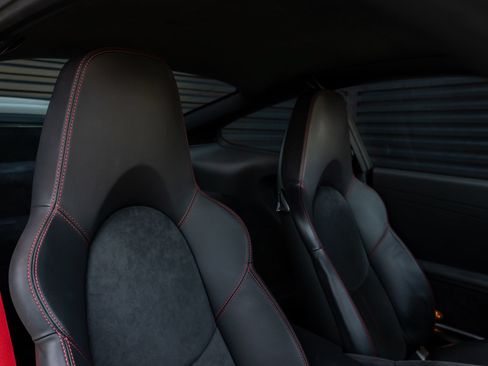 Used 2010 Porsche 911 GT3 RWD image 9