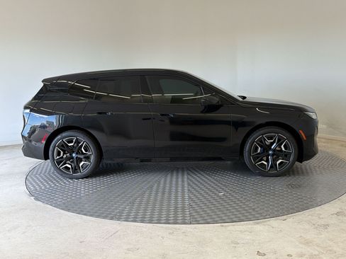 Used 2024 BMW iX xDrive50 w/ Sport Package AWD/4WD image 8