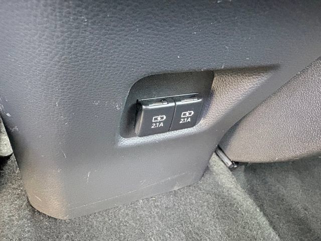 Used 2019 Toyota RAV4 XLE w/ Convenience Package AWD/4WD image 9