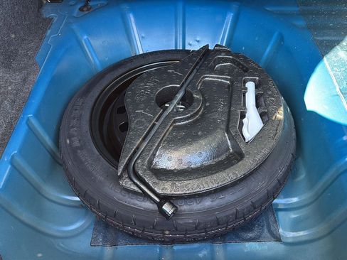 Used 2018 Ford Fiesta SE w/ Cold Weather Package image 12