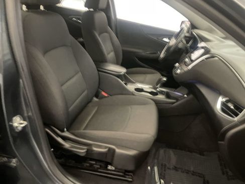 Used 2017 Chevrolet Malibu LT FWD image 21