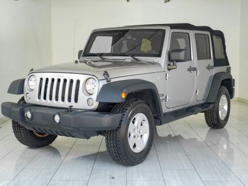 Used 2017 Jeep Wrangler Unlimited Sport w/ Quick Order Package 24S AWD/4WD image 4
