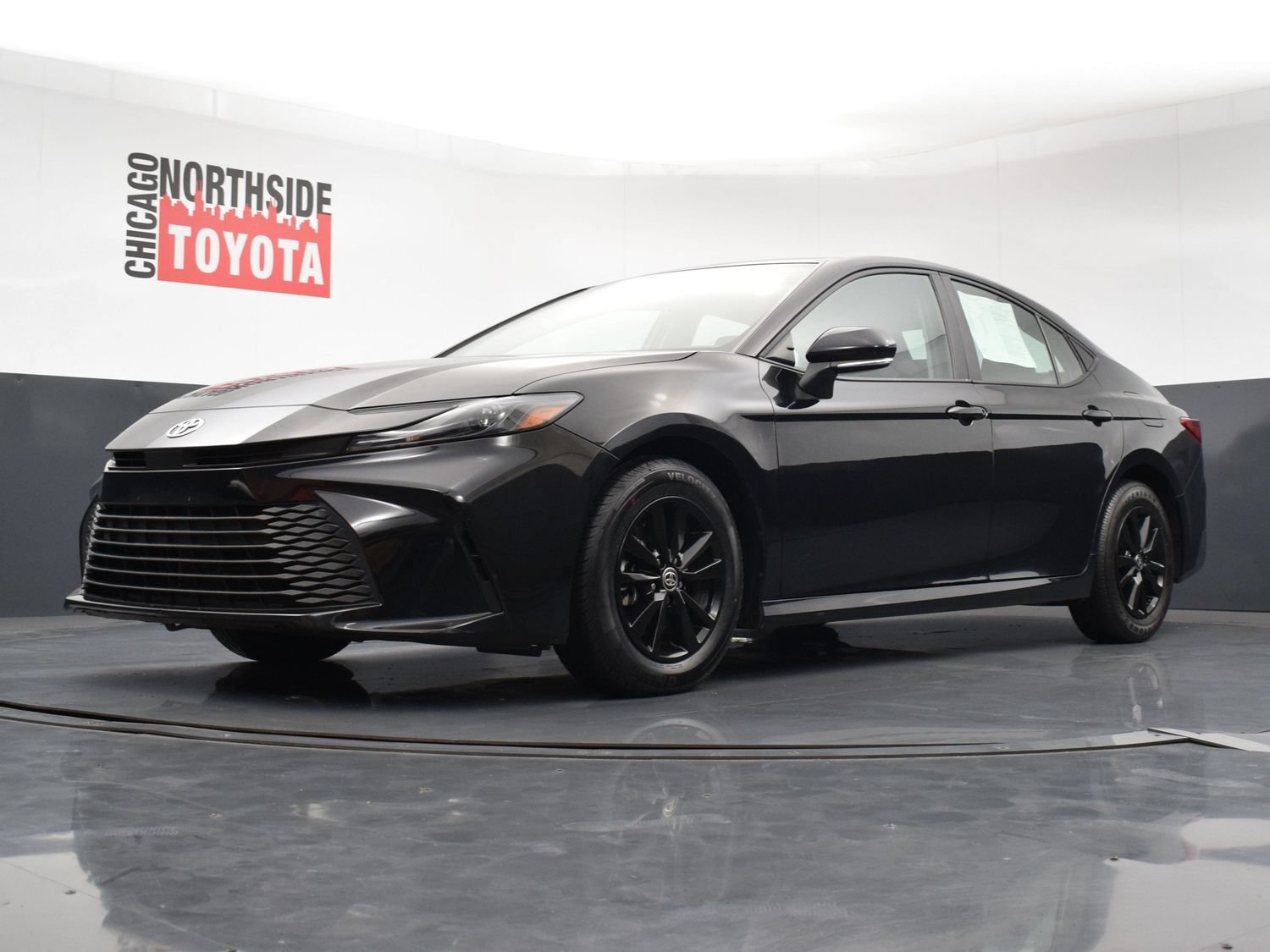 Used 2025 Toyota Camry LE FWD image 31