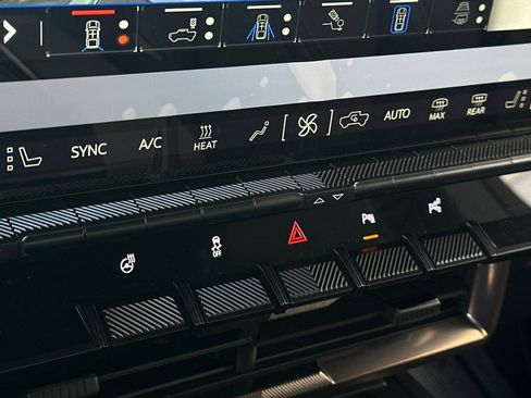 New 2025 GMC Hummer EV 2X AWD/4WD image 20