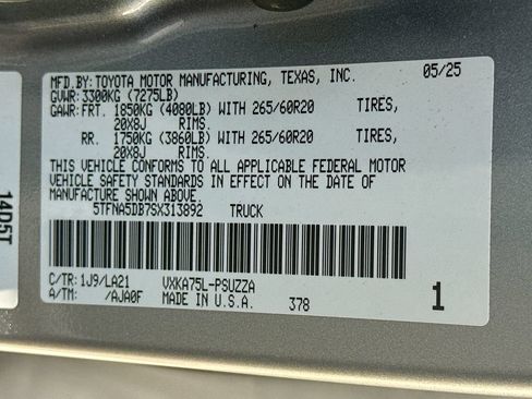 Used 2025 Toyota Tundra Platinum AWD/4WD image 36
