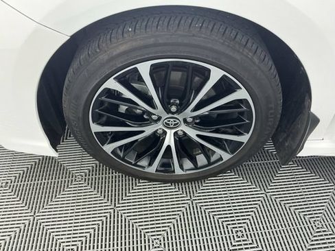 Used 2020 Toyota Camry SE FWD image 16