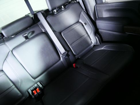 Used 2022 GMC Sierra 3500 Denali w/ Denali Black Diamond Edition AWD/4WD image 14