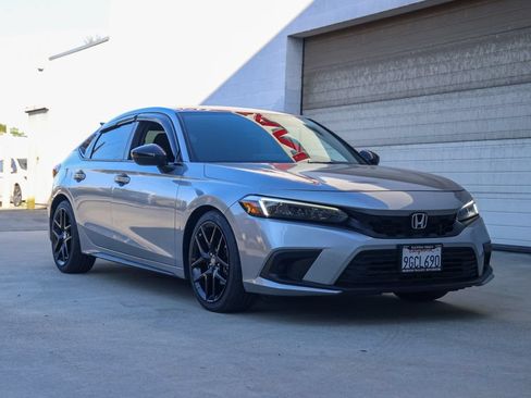 Used 2023 Honda Civic Sport image 2