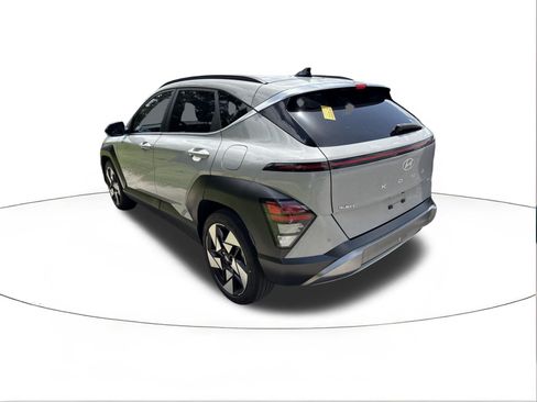 Used 2024 Hyundai Kona Limited FWD image 3