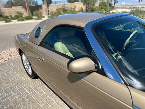 Used 2005 Ford Thunderbird Deluxe RWD image 33