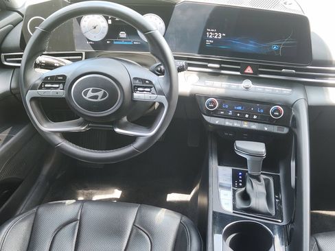 Used 2024 Hyundai Elantra Limited FWD image 30