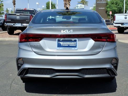 Used 2022 Kia Forte LXS FWD image 4
