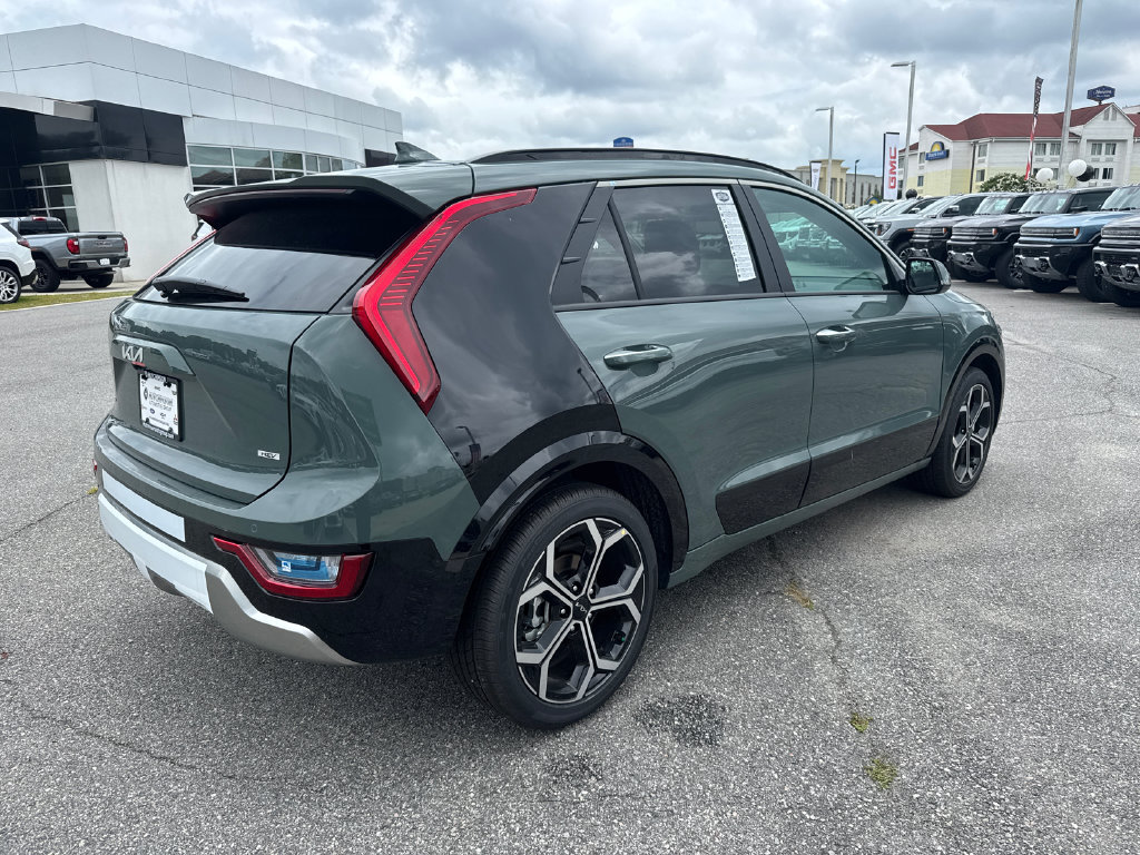 New 2025 Kia Niro SX Touring FWD image 3