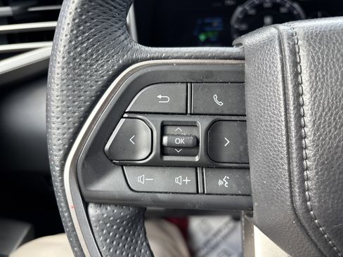 Certified 2025 Toyota Sequoia SR5 AWD/4WD image 20
