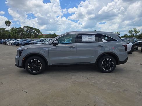 New 2026 Kia Sorento S FWD image 5