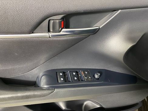 Certified 2018 Toyota Camry LE w/ Moonroof Package FWD image 21