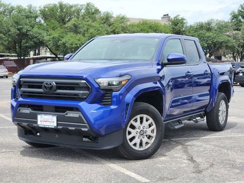 Used 2025 Toyota Tacoma SR5 RWD image 1