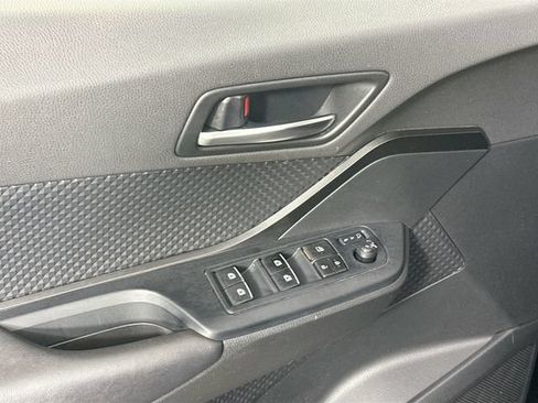 Used 2018 Toyota C-HR XLE FWD image 18