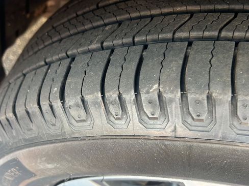 Used 2022 Toyota Highlander XLE image 43