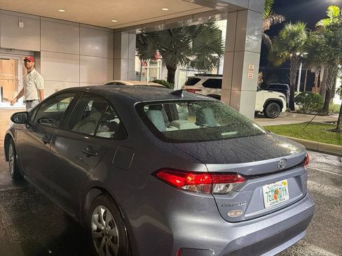 Certified 2022 Toyota Corolla LE FWD image 4