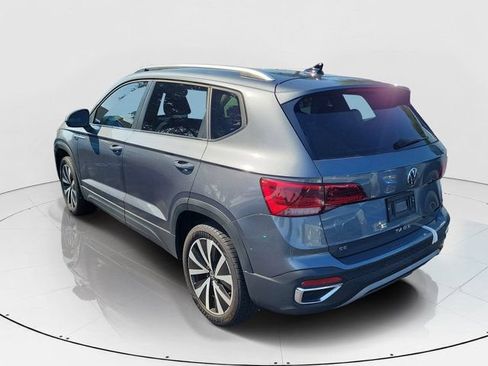 Certified 2024 Volkswagen Taos SE FWD image 5