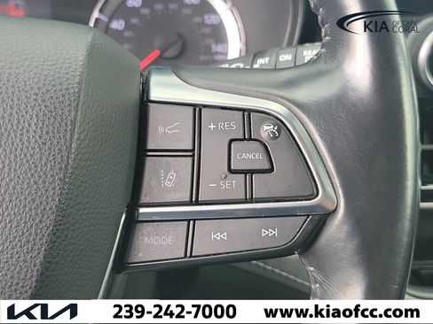 Used 2021 Toyota Highlander LE FWD image 25