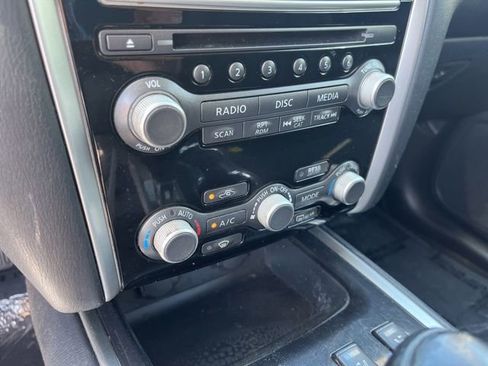 Used 2017 Nissan Pathfinder SV w/ SV Tech Package FWD image 27