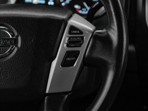 Used 2019 Nissan Titan SL w/ Midnight Edition image 15