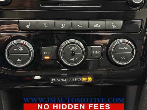 Used 2021 Volkswagen Passat 2.0T SE image 33