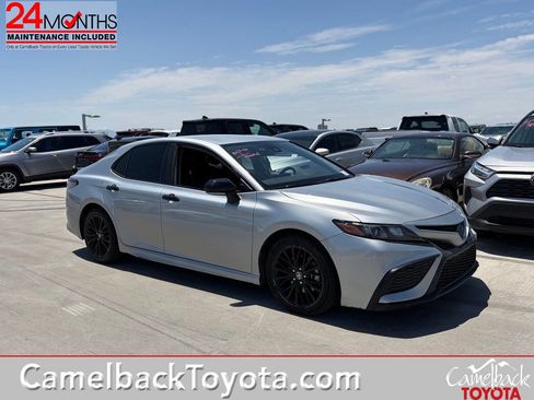 Used 2022 Toyota Camry SE FWD image 1