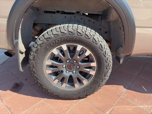 Used 2024 Nissan Titan PRO-4X image 19