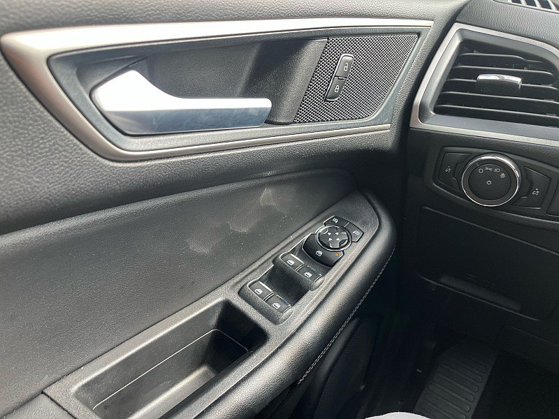 Used 2024 Ford Edge SEL AWD/4WD image 16